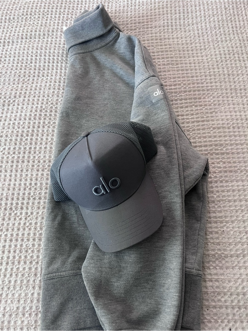 ALO Yoga Light Grey Ribbed Pullover ONLY